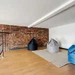 Trafalgar Warehouse Apartmentslps 5 Free Parking Pass The Keys