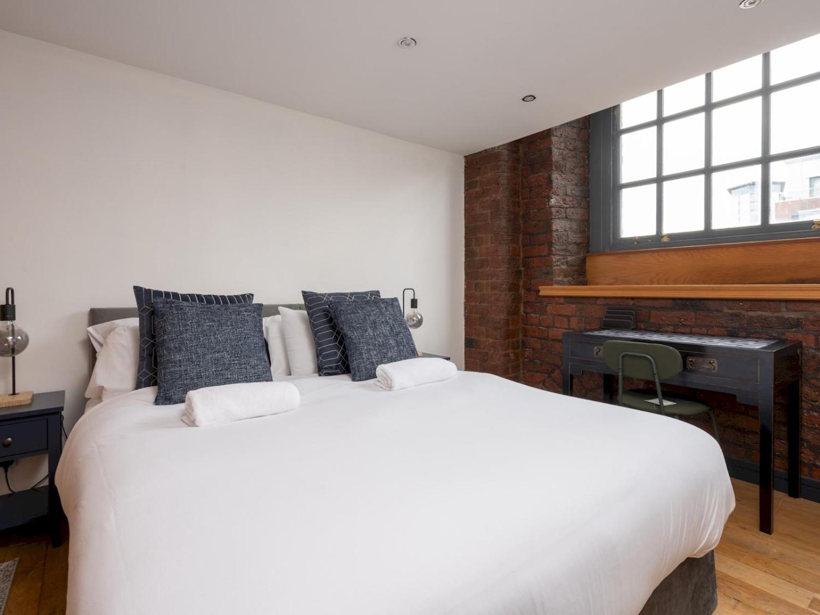 Apartment Trafalgar Warehouse Apartmentslps 5 Free Parking Pass The Keys *